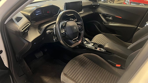 Peugeot 2008 6 of 12
