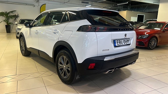 Peugeot 2008 2 of 12