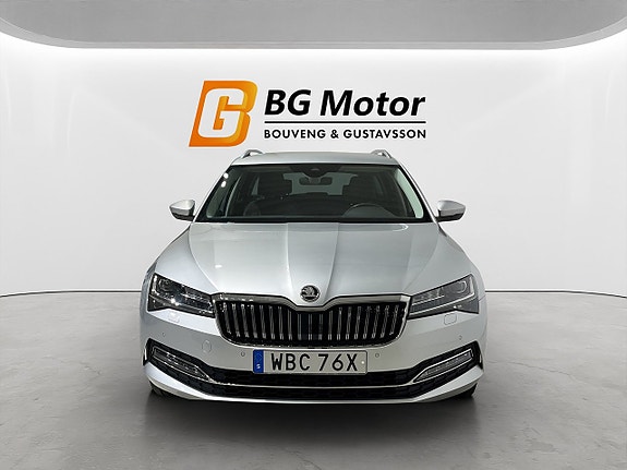Skoda Superb 2 of 21