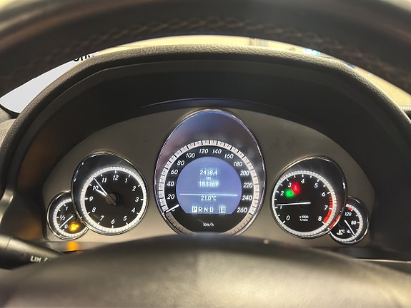 Mercedes-Benz E200 15 of 20