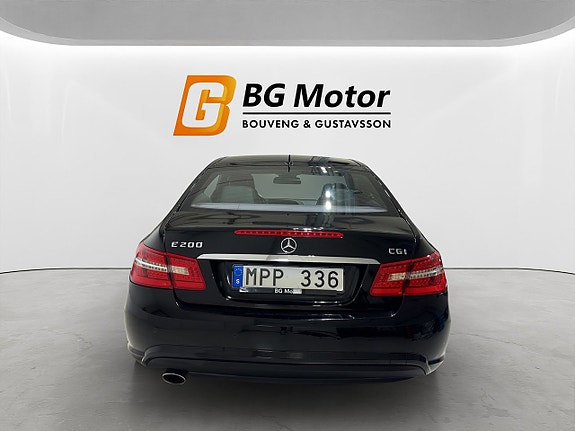 Mercedes-Benz E200 6 of 20