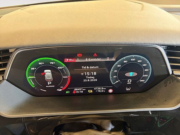 Audi e-tron Sportback 12 of 23