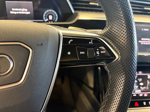 Audi e-tron Sportback 22 of 23