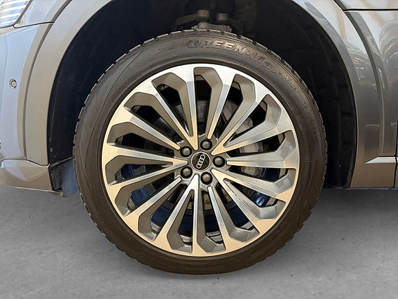 Audi e-tron Sportback 8 of 23