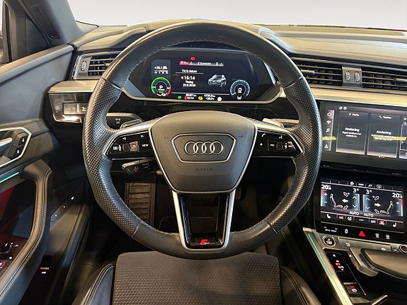 Audi e-tron Sportback 13 of 23