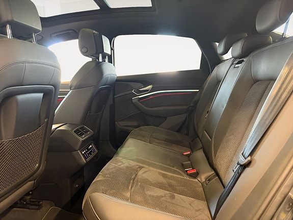 Audi e-tron Sportback 14 of 23