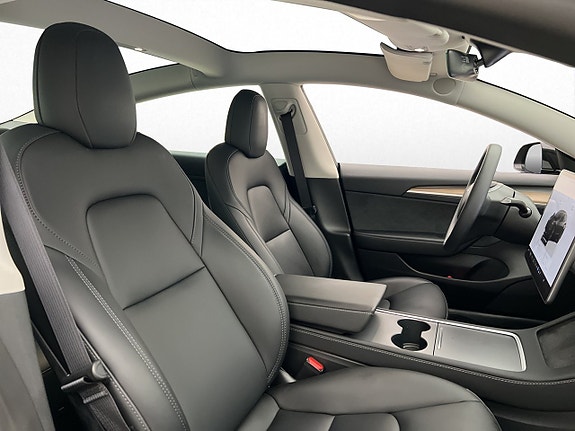 Tesla Model 3 22 of 30