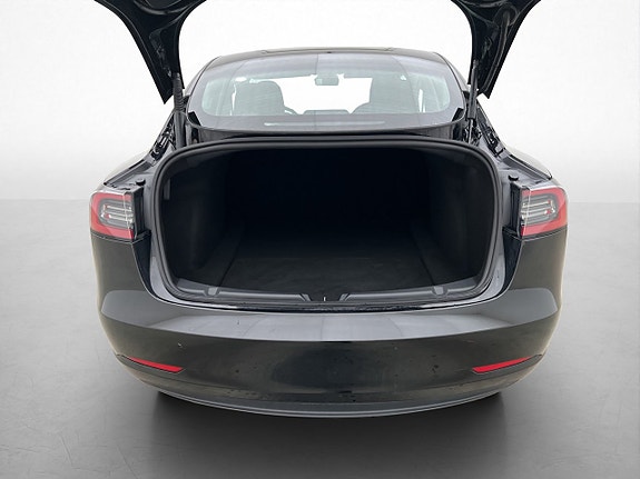 Tesla Model 3 26 of 30