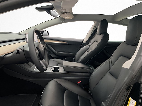 Tesla Model 3 11 of 30