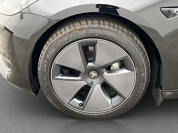 Tesla Model 3 27 of 30
