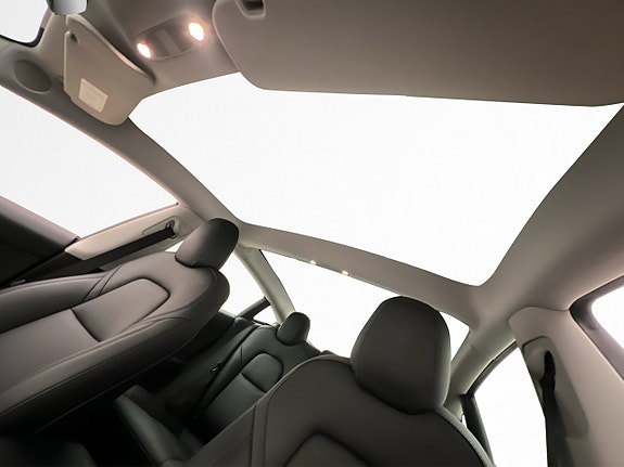 Tesla Model 3 12 of 30
