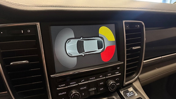 Porsche Panamera 22 of 30