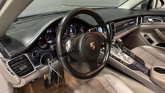 Porsche Panamera 16 of 30