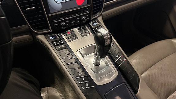 Porsche Panamera 23 of 30