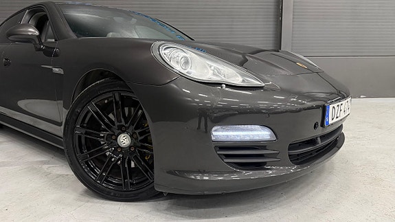 Porsche Panamera 3 of 30