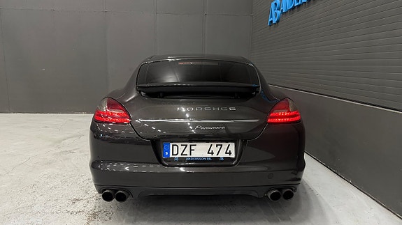 Porsche Panamera 8 of 30