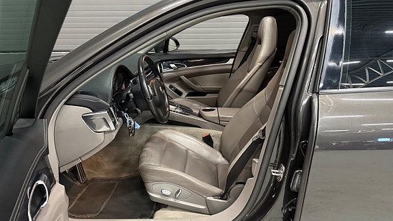 Porsche Panamera 14 of 30