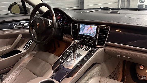 Porsche Panamera 21 of 30