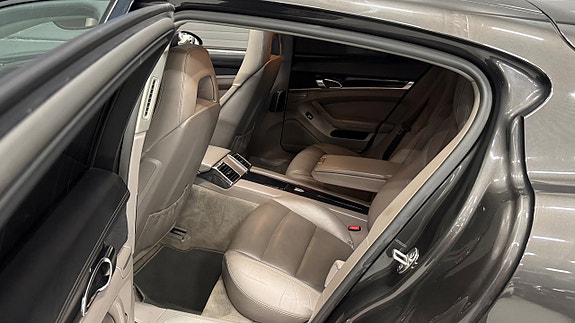 Porsche Panamera 17 of 30