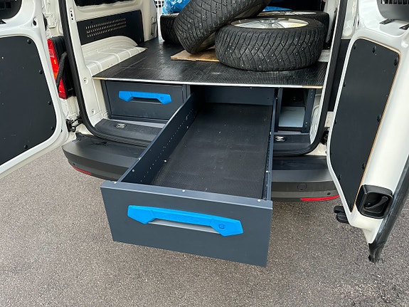 Volkswagen Caddy Maxi 25 of 26