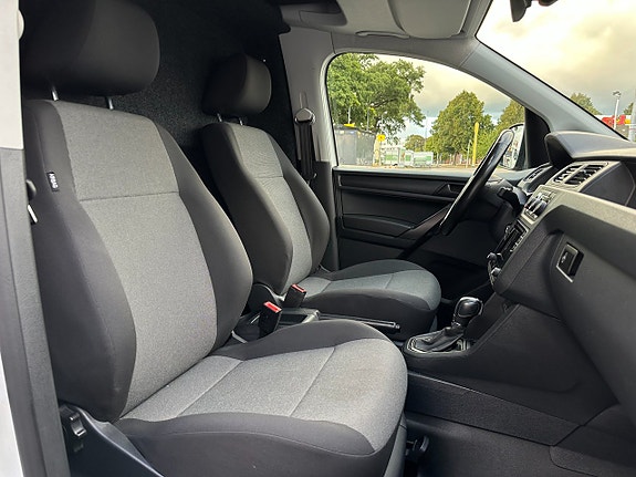 Volkswagen Caddy Maxi 18 of 26