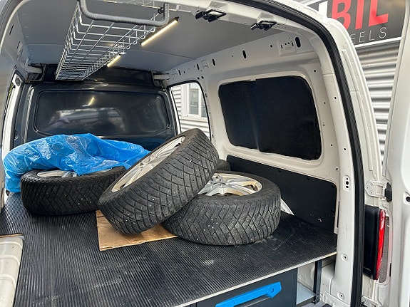 Volkswagen Caddy Maxi 22 of 26