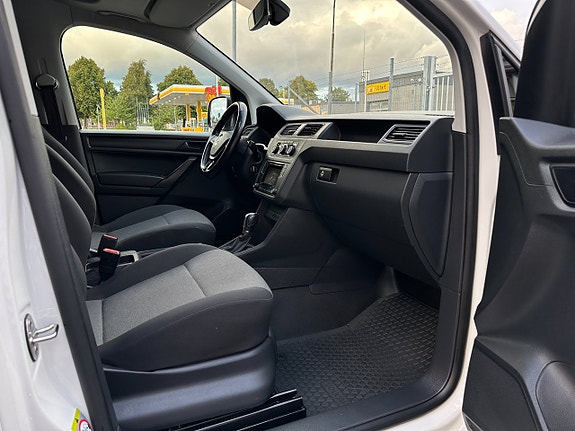 Volkswagen Caddy Maxi 19 of 26