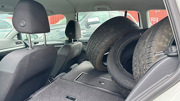 Volkswagen Golf VII 8 of 9
