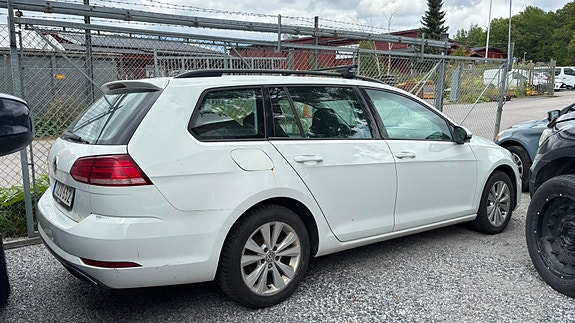 Volkswagen Golf VII 7 of 9
