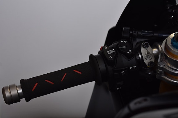 Ducati PANIGALE V4 SP2 /AKRAPOVIC HELS /RIZOMA! 16 of 19
