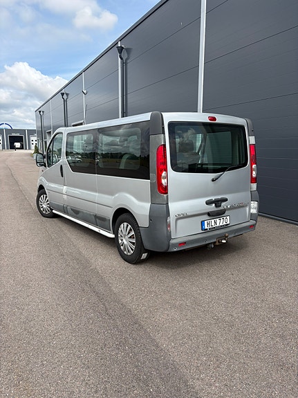 Opel Vivaro 4 of 8