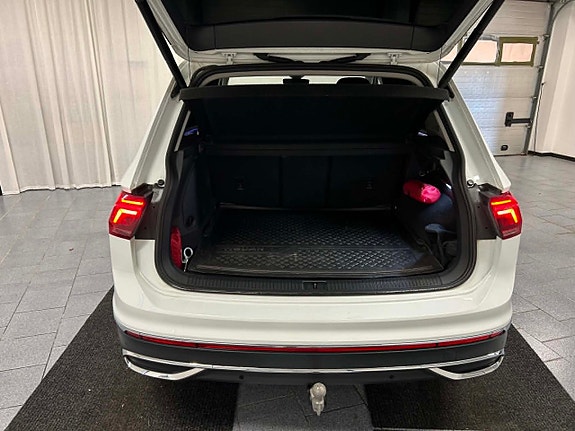 Volkswagen Tiguan 12 of 18