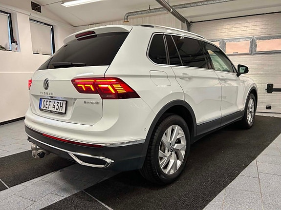 Volkswagen Tiguan 2 of 18