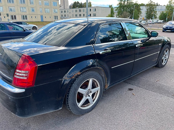 Chrysler 300C 6 of 11