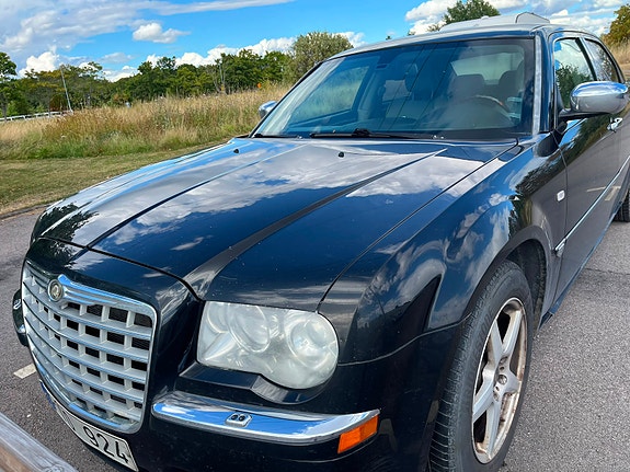 Chrysler 300C 7 of 11