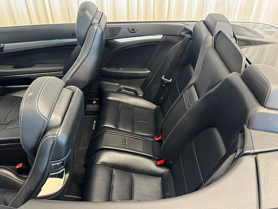 Mercedes-Benz E200 24 of 25