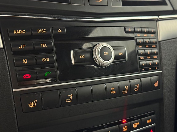 Mercedes-Benz E200 20 of 25