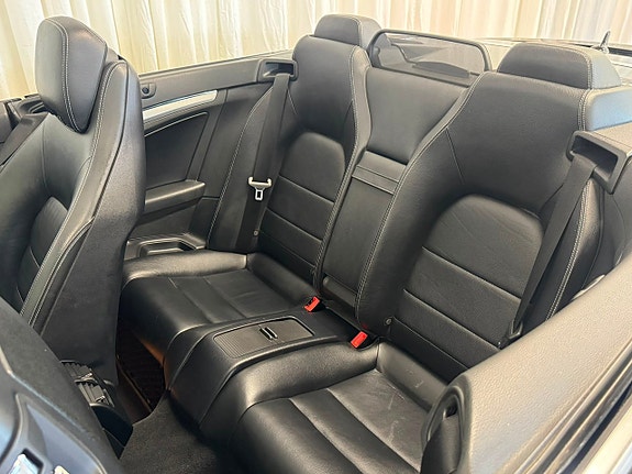 Mercedes-Benz E200 25 of 25