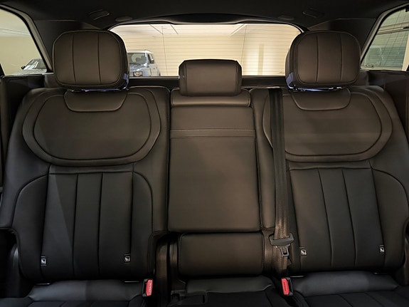 Land Rover Range Rover Sport 17 of 24