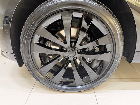 Land Rover Range Rover Sport 7 of 24