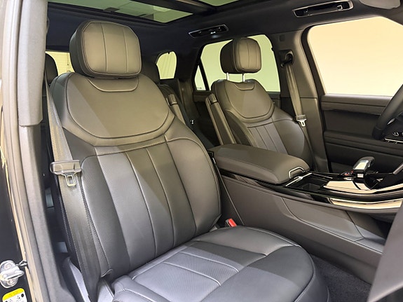 Land Rover Range Rover Sport 21 of 24
