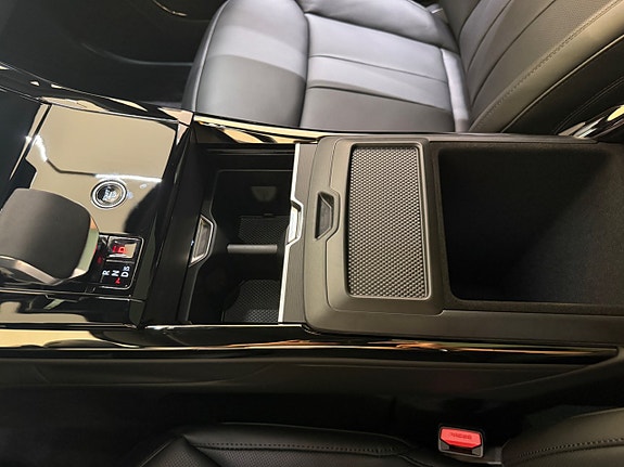 Land Rover Range Rover Sport 15 of 24