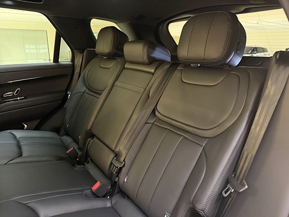 Land Rover Range Rover Sport 19 of 24