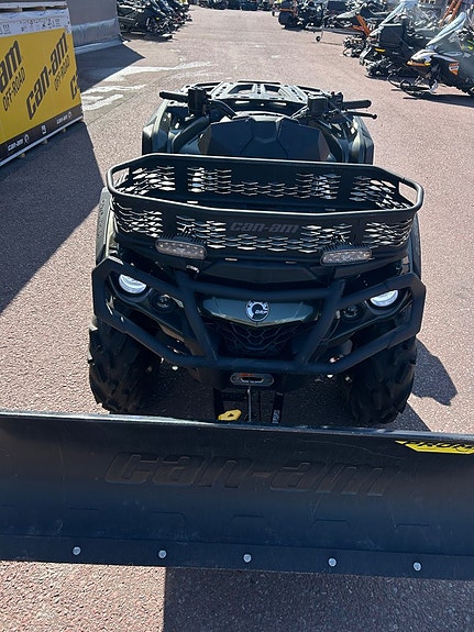 Can-Am Outlander 650 XU+ Momsad 2 of 6