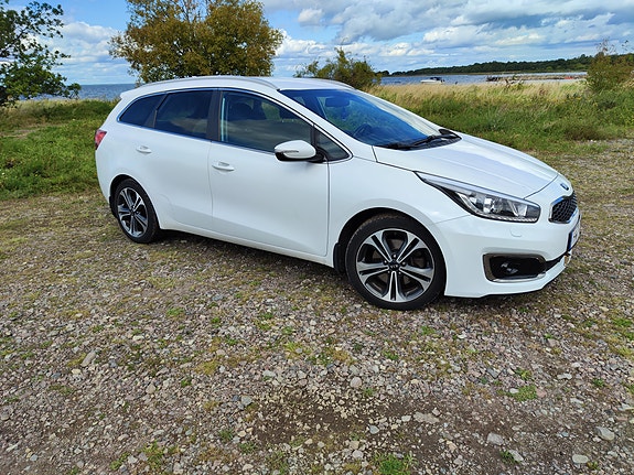 Kia Ceed 2 of 7