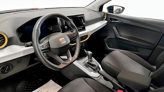 Seat Arona 7 of 12