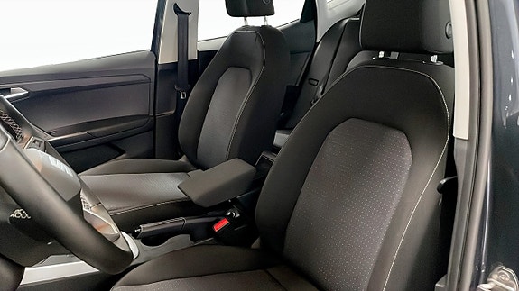 Seat Arona 8 of 12