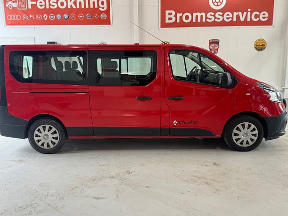 Renault Trafic 2 of 7