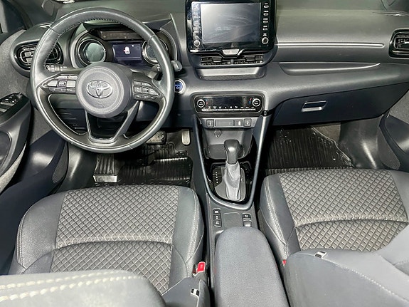 Toyota Yaris 11 of 18