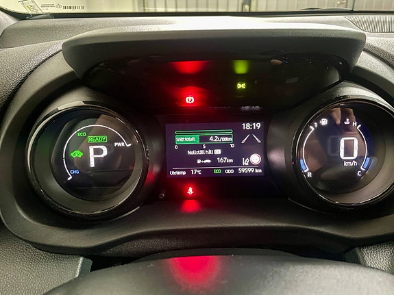 Toyota Yaris 14 of 18